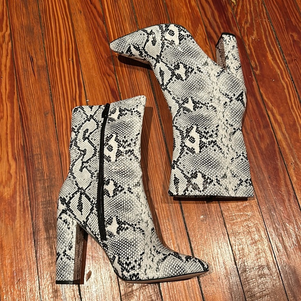 Snakeskin Patterned Heeled Boots